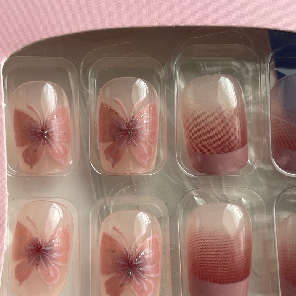 24 pc press on nails